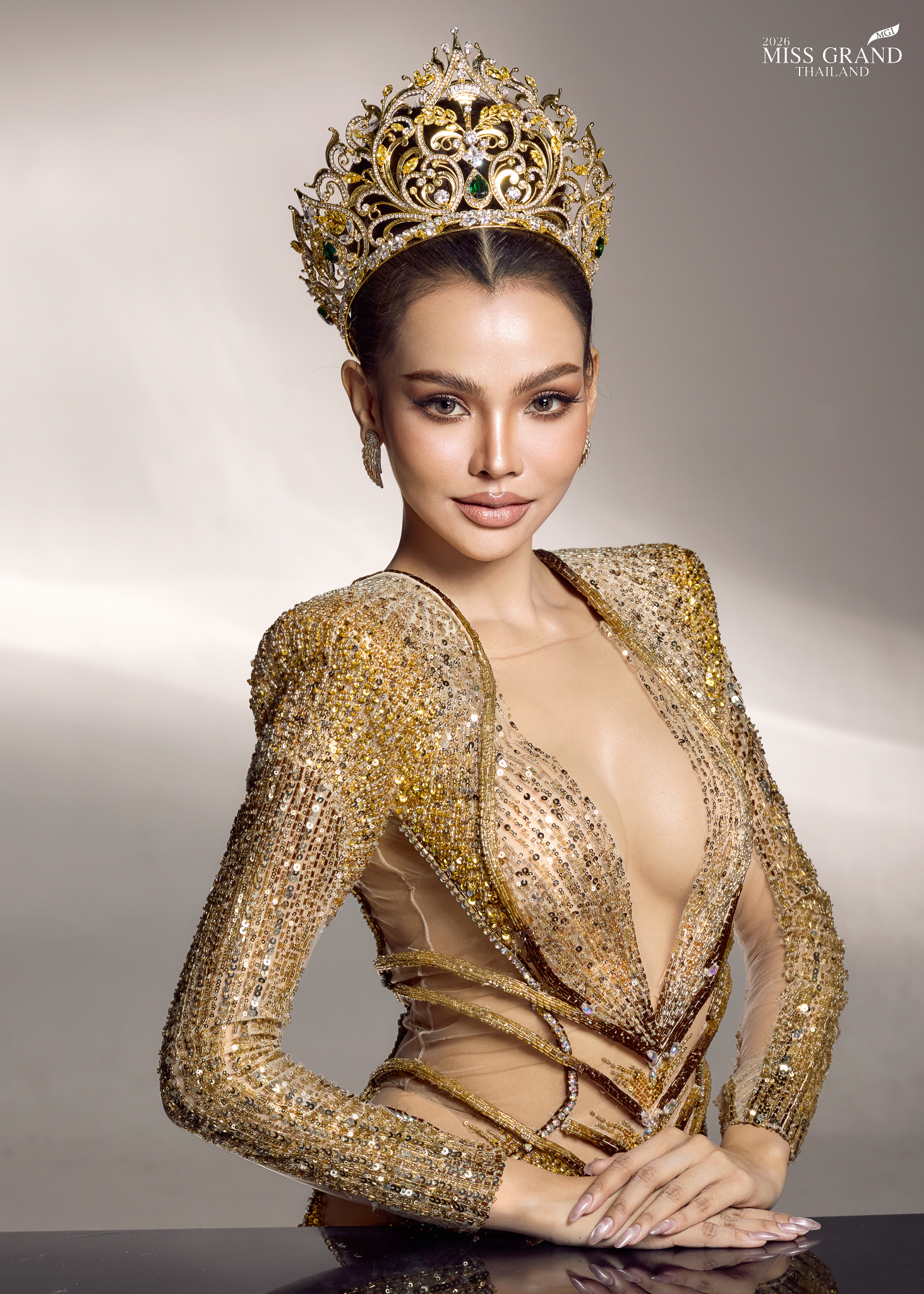 ชไมพร จันทร์ขาว